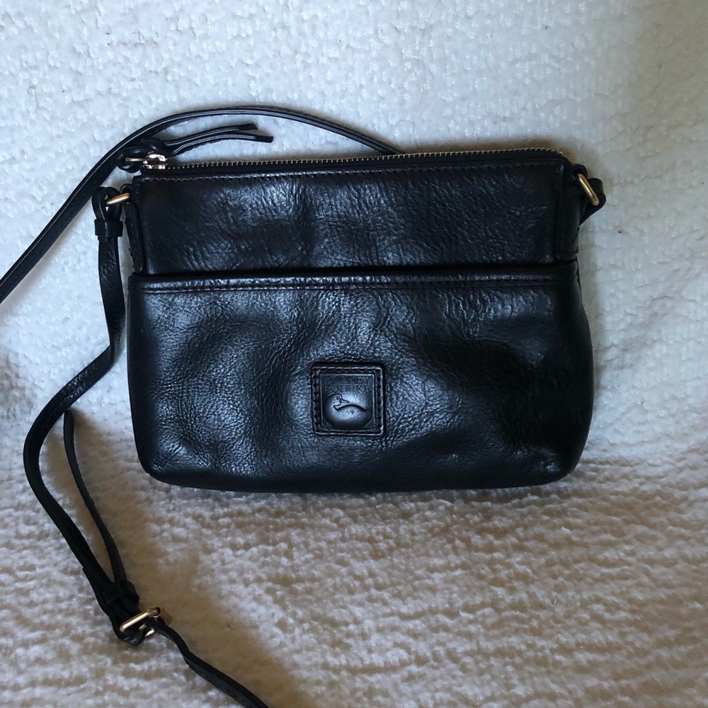 Dooney and Bourke Small Crossbody Bag in Black Florentine Leather. EUC